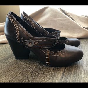 Dr. Scholl’s “Winner” Mary Jane Pumps